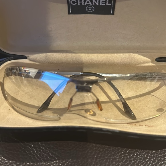 CHANEL Shield Gradient Sunglasses - Picture 4 of 6